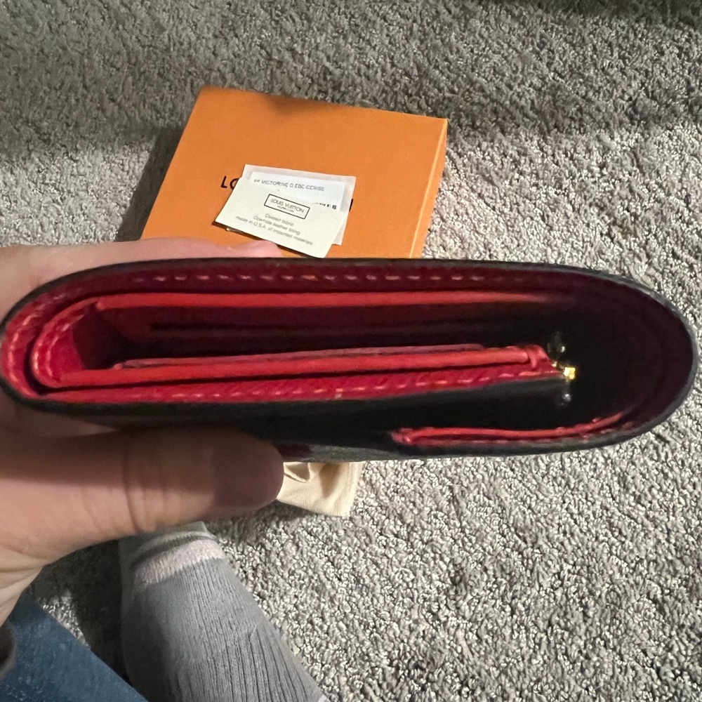 Louis Vuitton victorine wallet - Picture 5 of 11